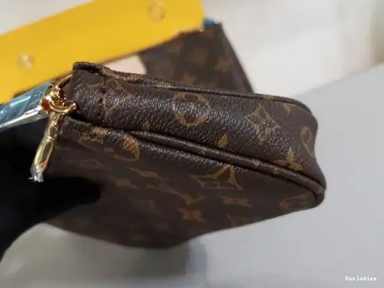 Cheap VUITTON LOUIS MULTI PRELAUNCH EXCLUSIVE - POCHETTE ACCESSOIRES DIGITAL 0616